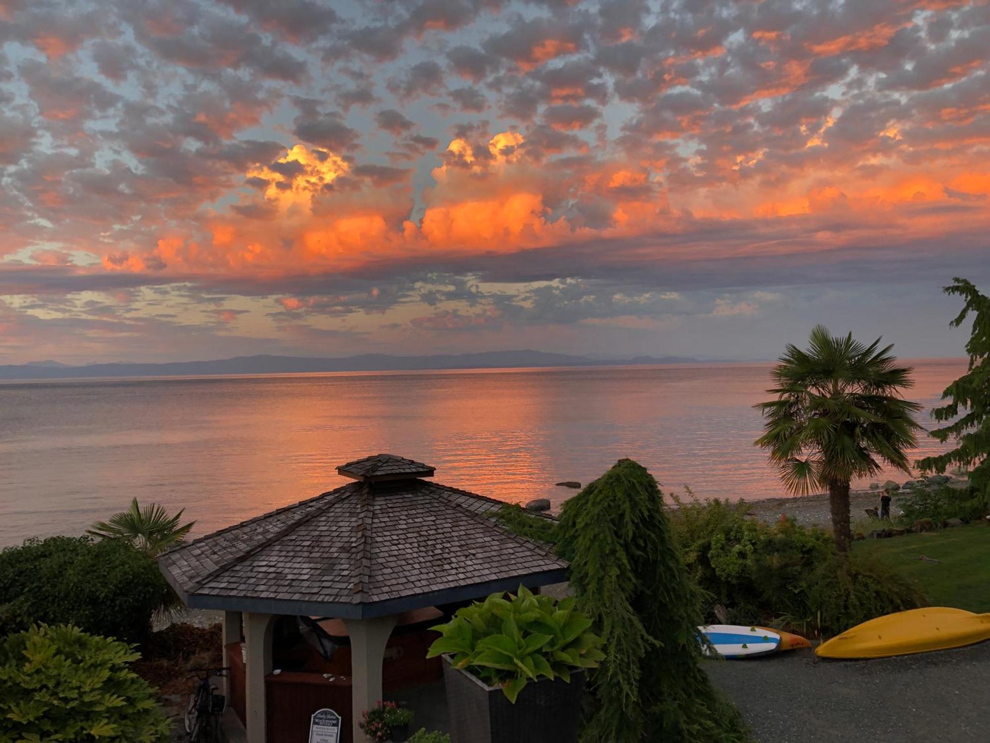 Qualicum Breeze Beach Resort Bowser Eksteriør billede